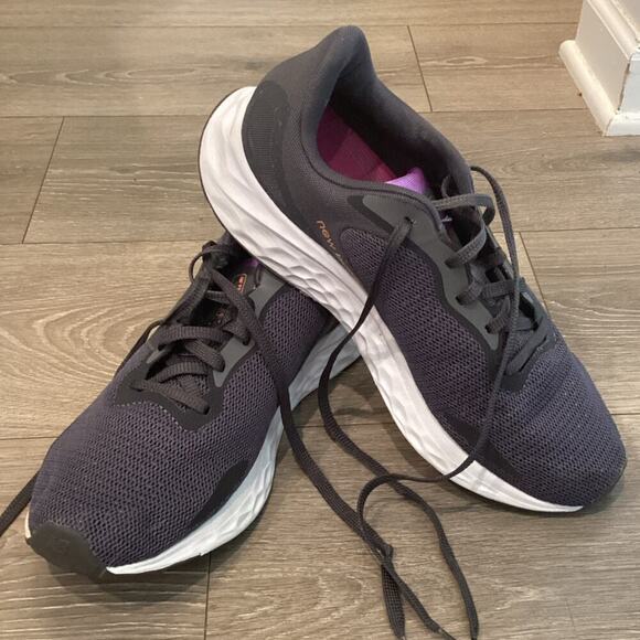 New Balance Womens Fresh Foam Arishi V4 US 11 EU 43 B Grey Running Shoe Sneaker - Picture 1 of 12